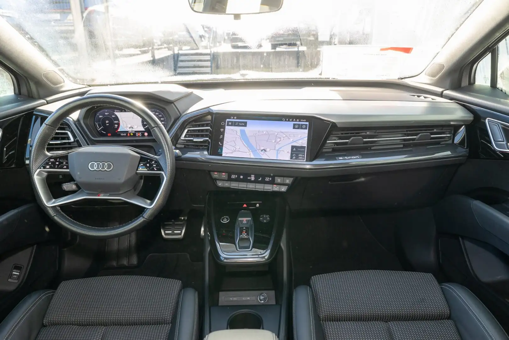 Audi Q4 e-tron e-tron 35 (Navi+,S line Int.,GRA,KS,EPH) Grau - 2