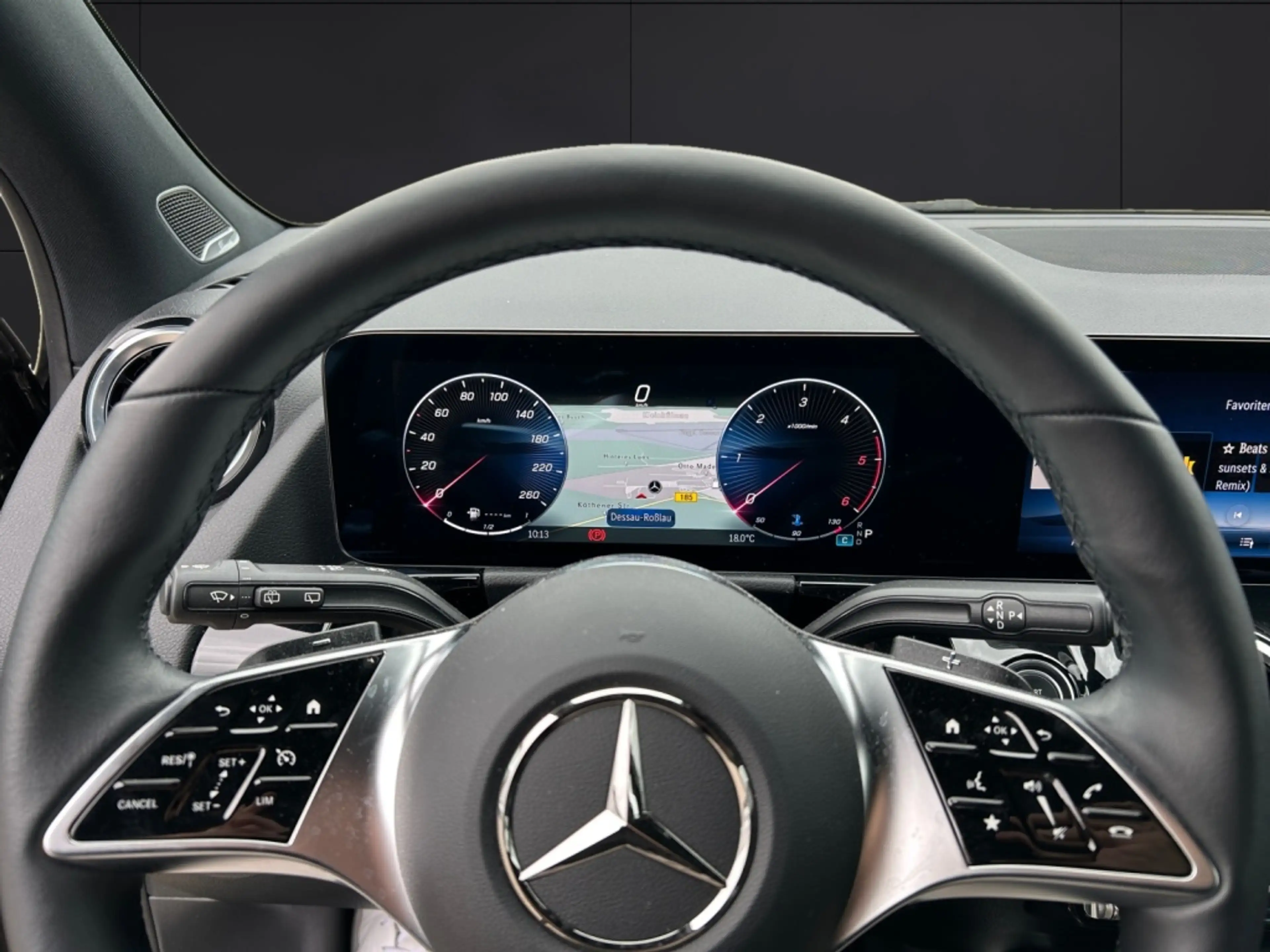 Mercedes-Benz GLA 200 d Progressive*Panoramadach — photo 7