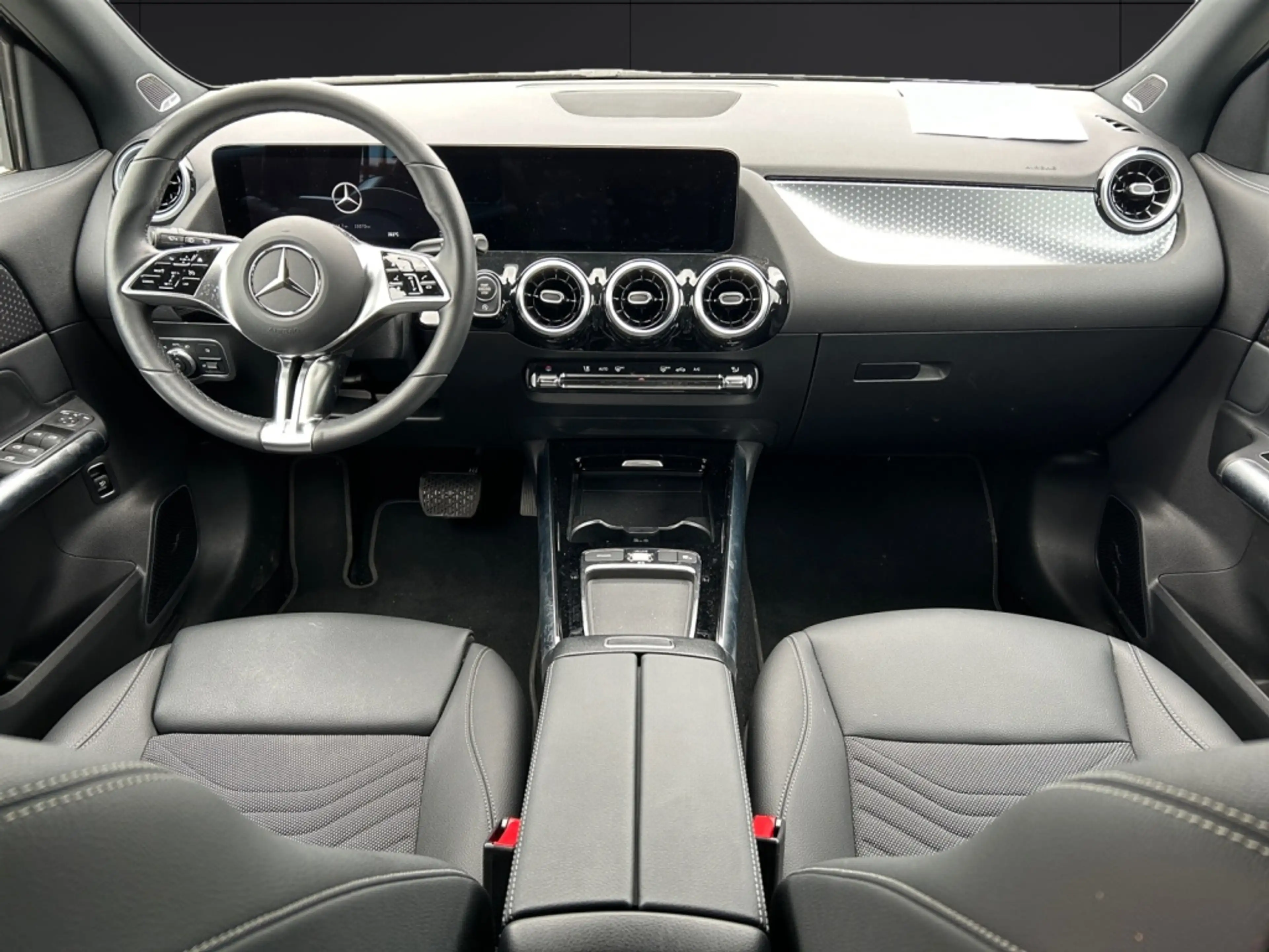 Mercedes-Benz GLA 200 d Progressive*Panoramadach — photo 12