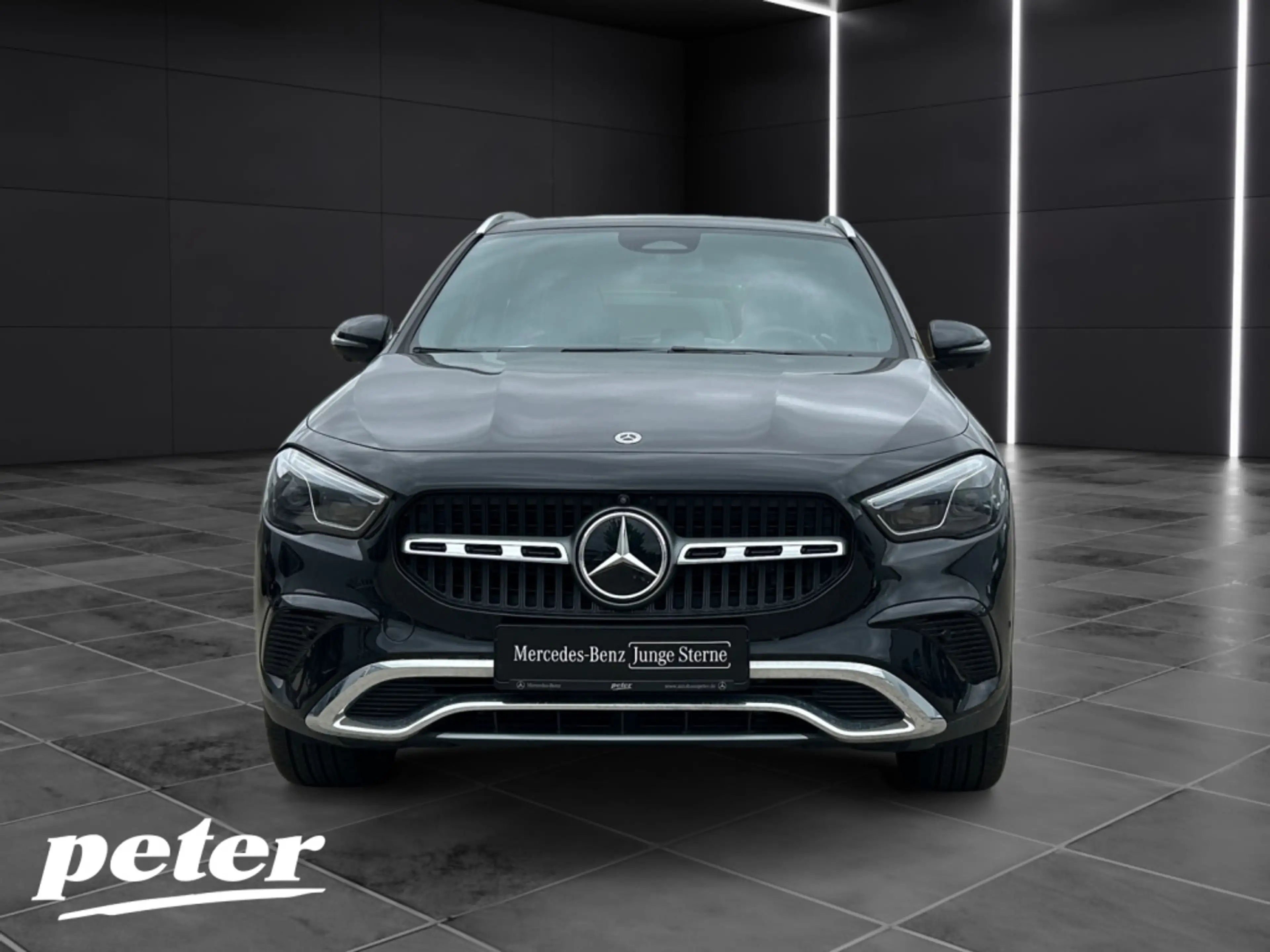 Mercedes-Benz GLA 200 d Progressive*Panoramadach — photo 2