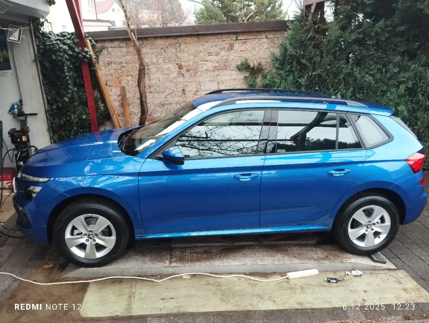 Skoda Kamiq Kamiq 1,0 TSI Essence Essence Blau - 1