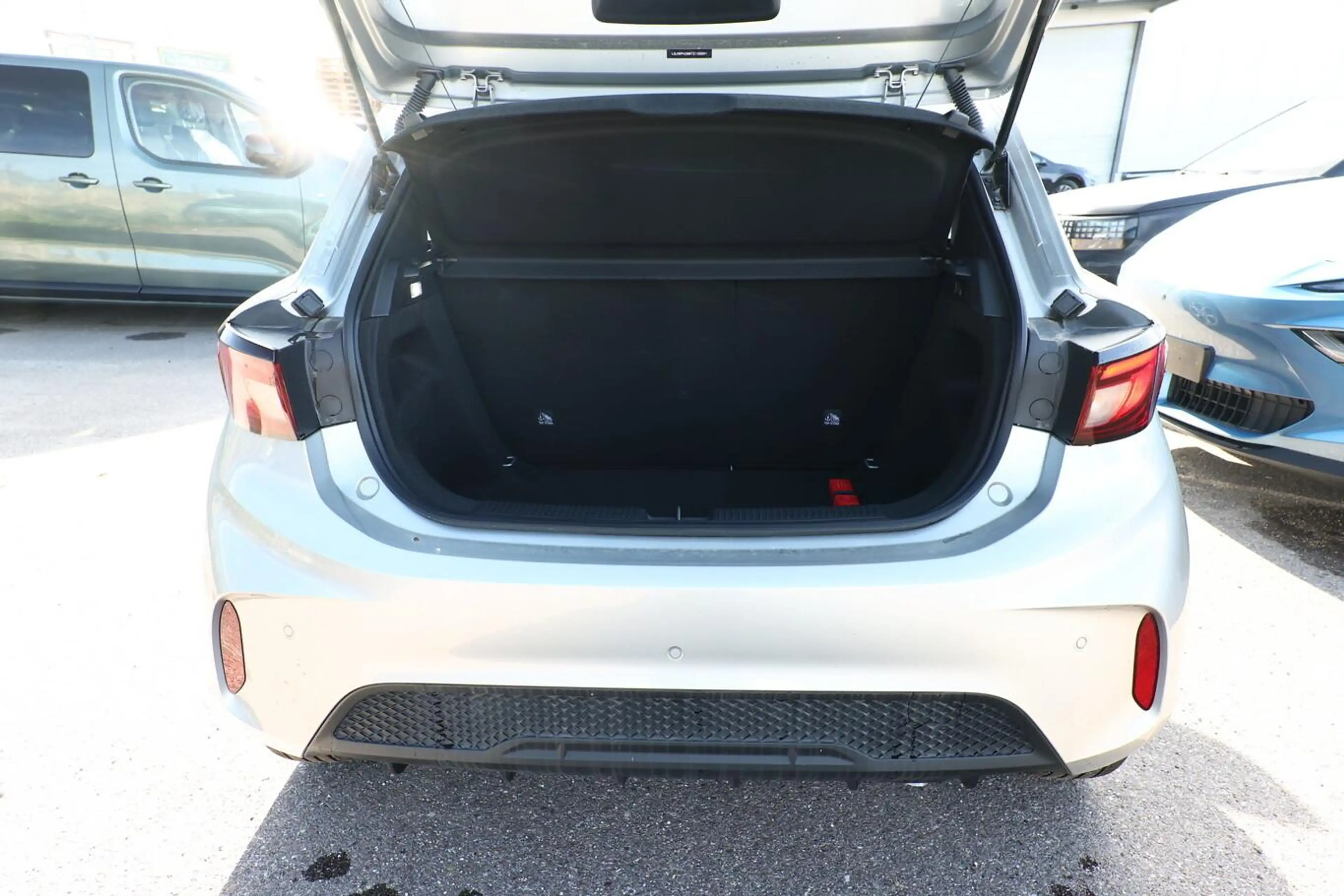 MG MG3 Comfort HEV+ ACC Kam Nav PDC AppCo Klima 16Z 75... — photo 11