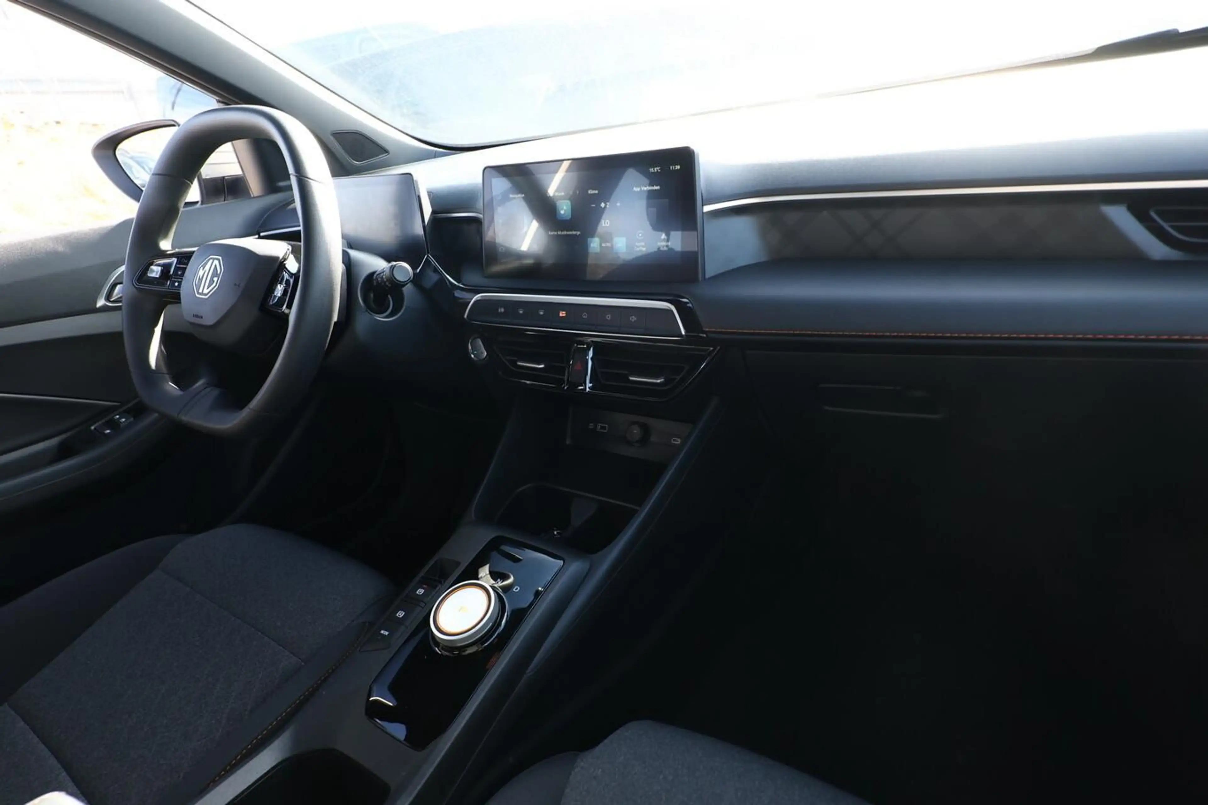 MG MG3 Comfort HEV+ ACC Kam Nav PDC AppCo Klima 16Z 75... — photo 9