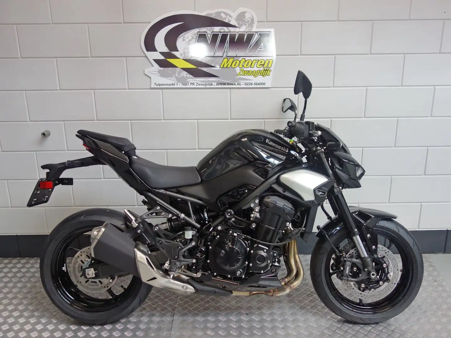 Kawasaki Z 900 Negro - 1