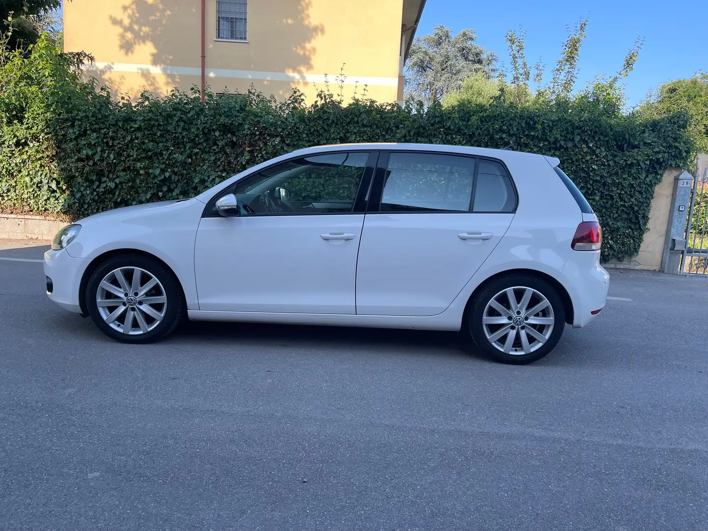 Volkswagen Golf Golf VI 5p 1.6 tdi Highline Bianco - 2