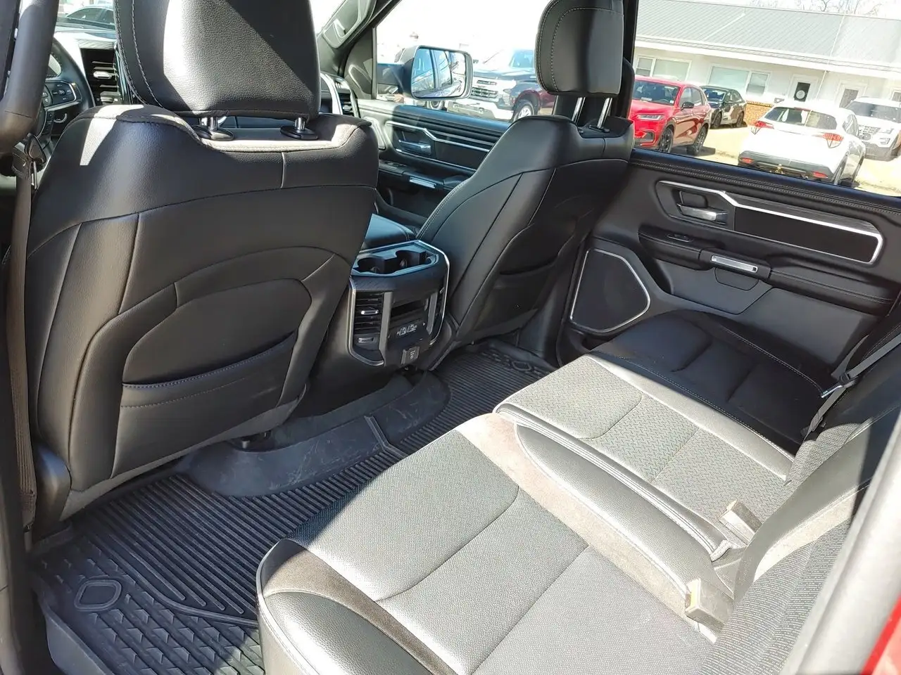 RAM 1500 снимка RAM 1500