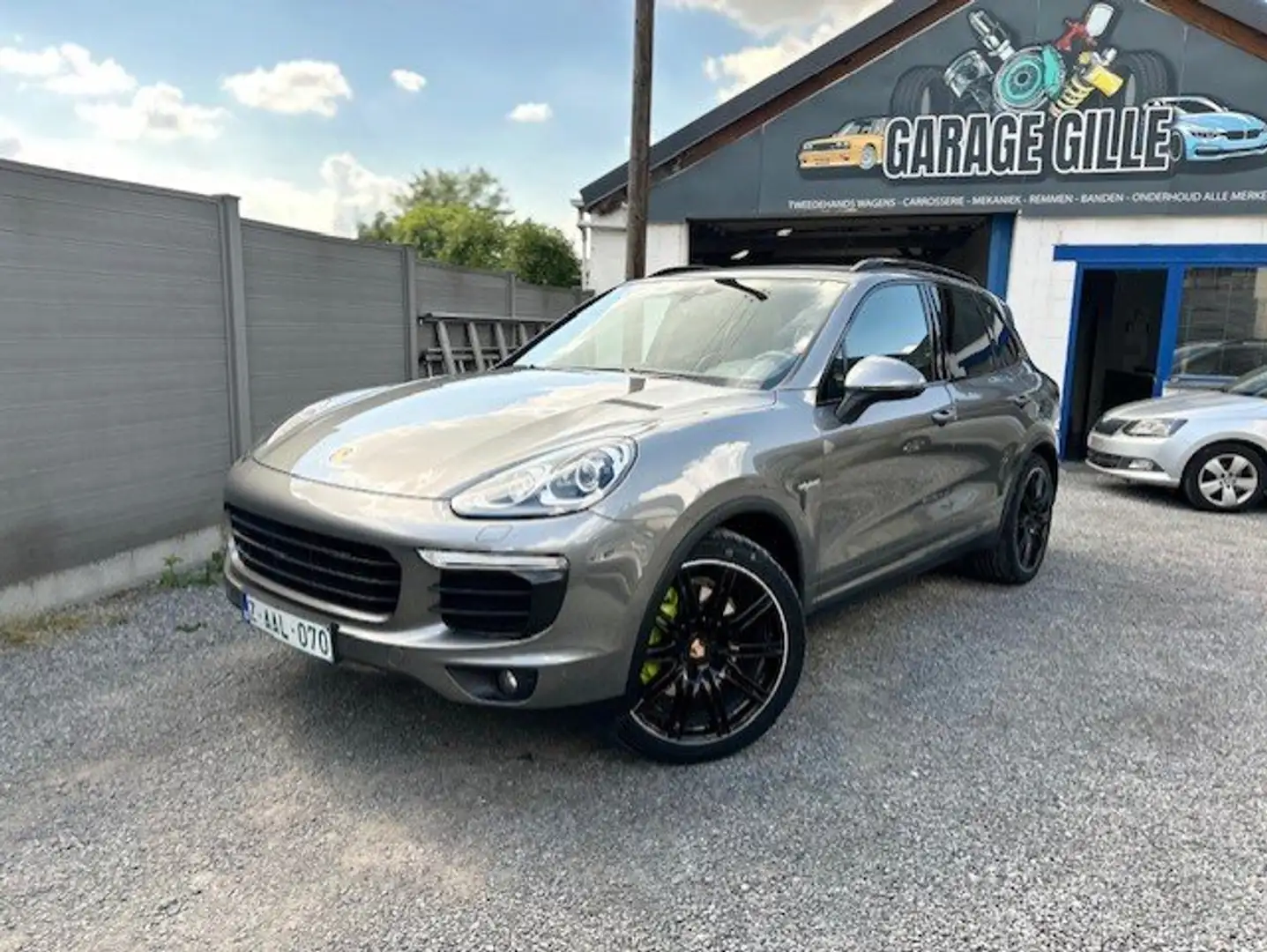 Porsche Cayenne Cayenne S E-Hybrid Only 82000km First Owner Grijs - 1
