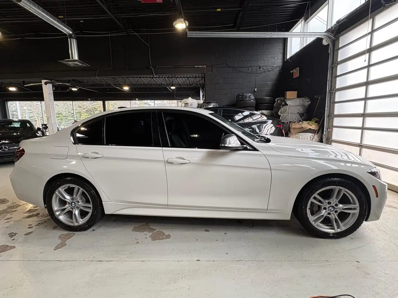 BMW 3 Series снимка BMW 3 Series