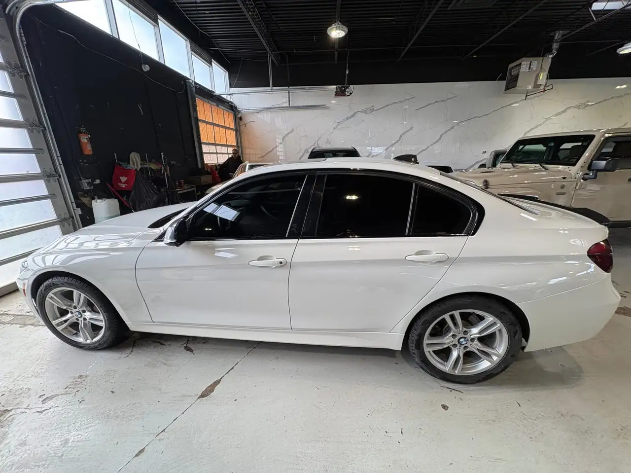 BMW 3 Series снимка BMW 3 Series