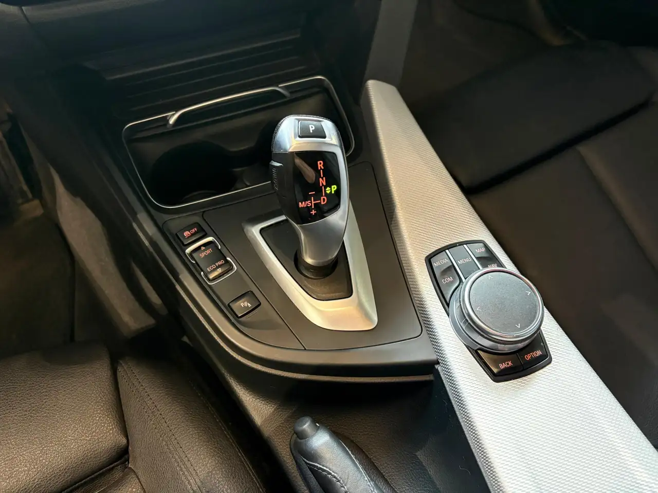 BMW 3 Series снимка BMW 3 Series