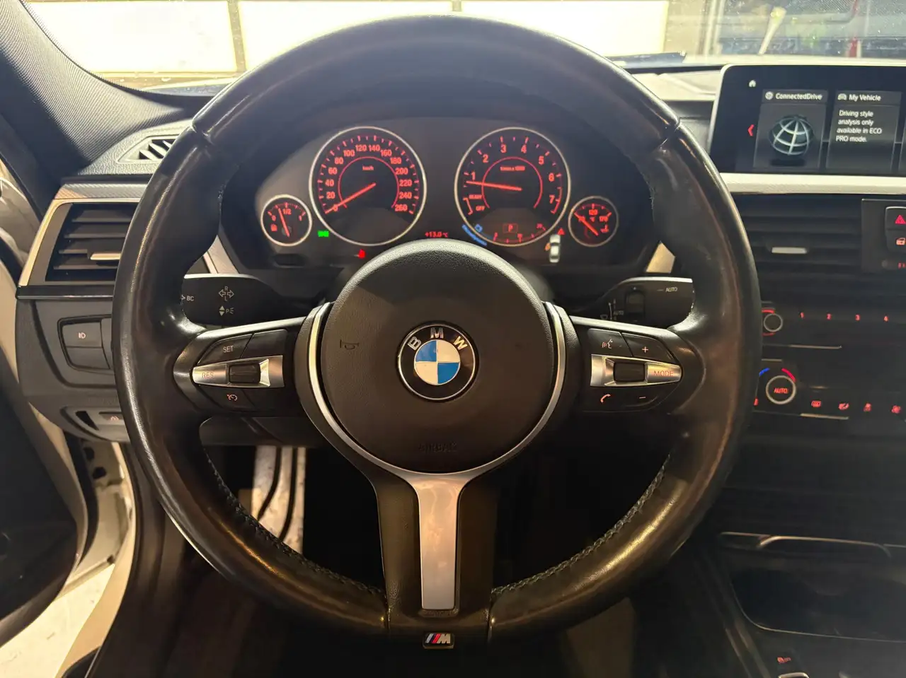 BMW 3 Series снимка BMW 3 Series