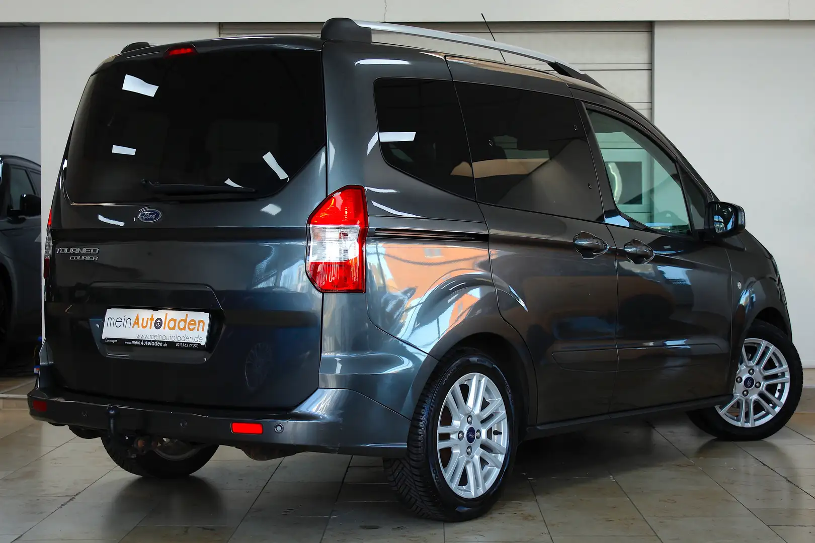 Ford Tourneo Courier 1.0 EcoB Titanium *NAVI*AHK*PDC*SHZ*KLIMAAUTO* Grau - 2
