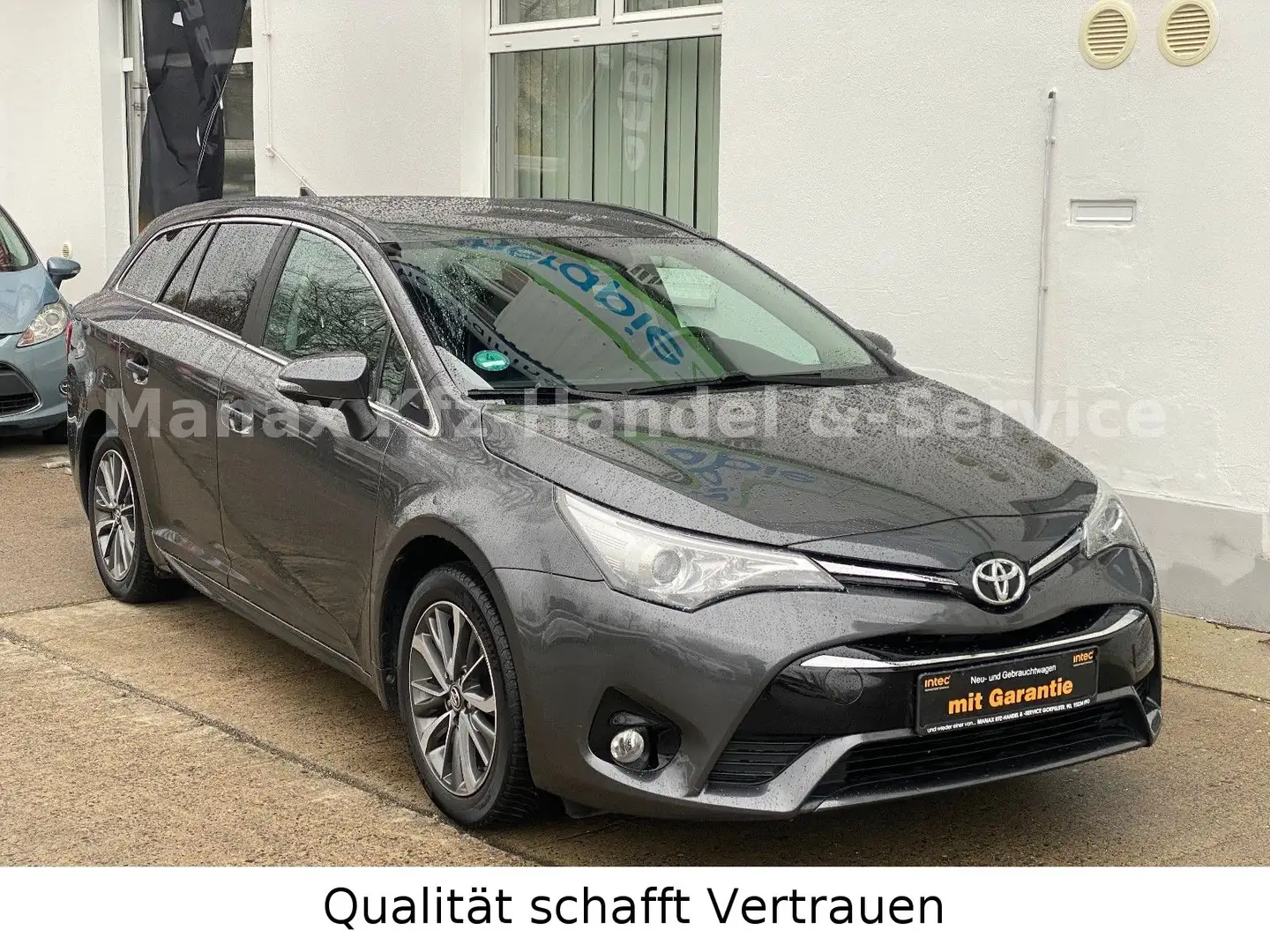 Toyota Avensis Touring Sports Business Edition Grey - 1