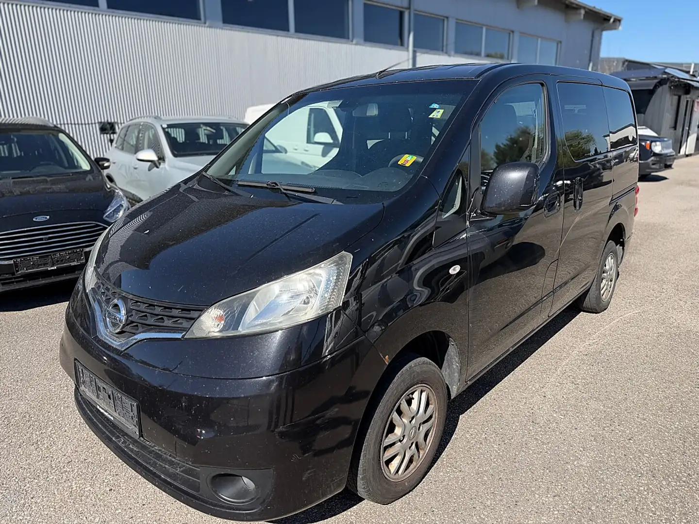 Nissan NV200 Schwarz - 1