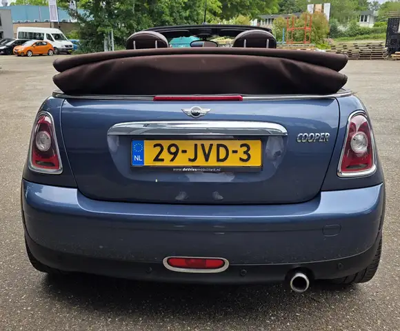 Mini Convertible view 5