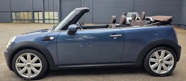 Mini Convertible view 2