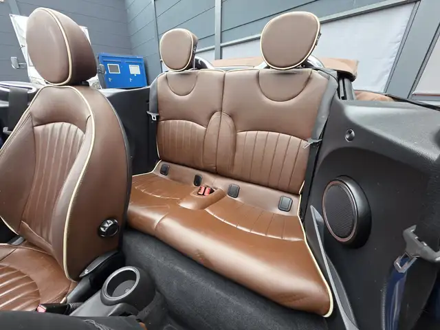 Mini Convertible view 8