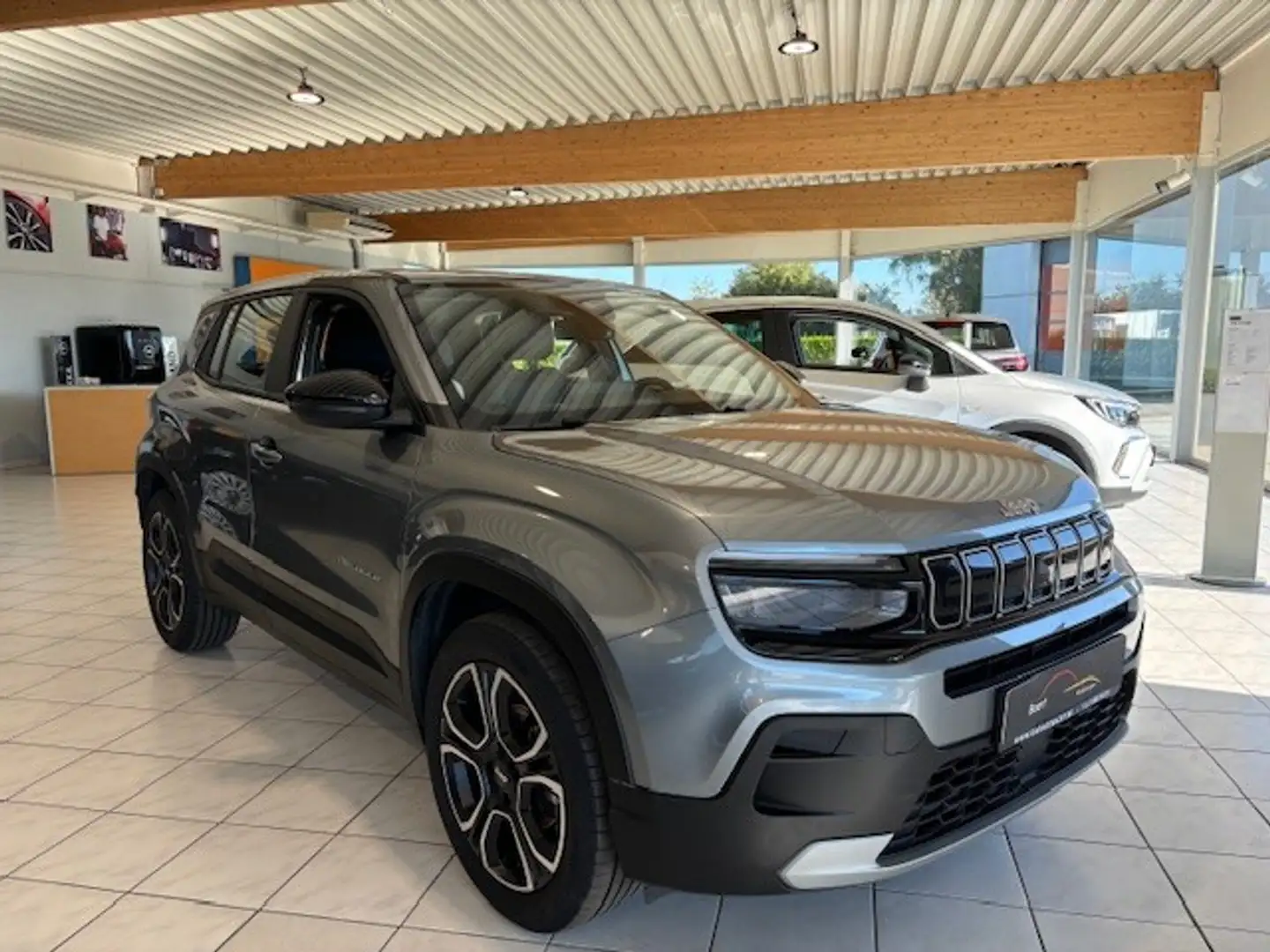 Jeep Avenger Altitude Grey - 1