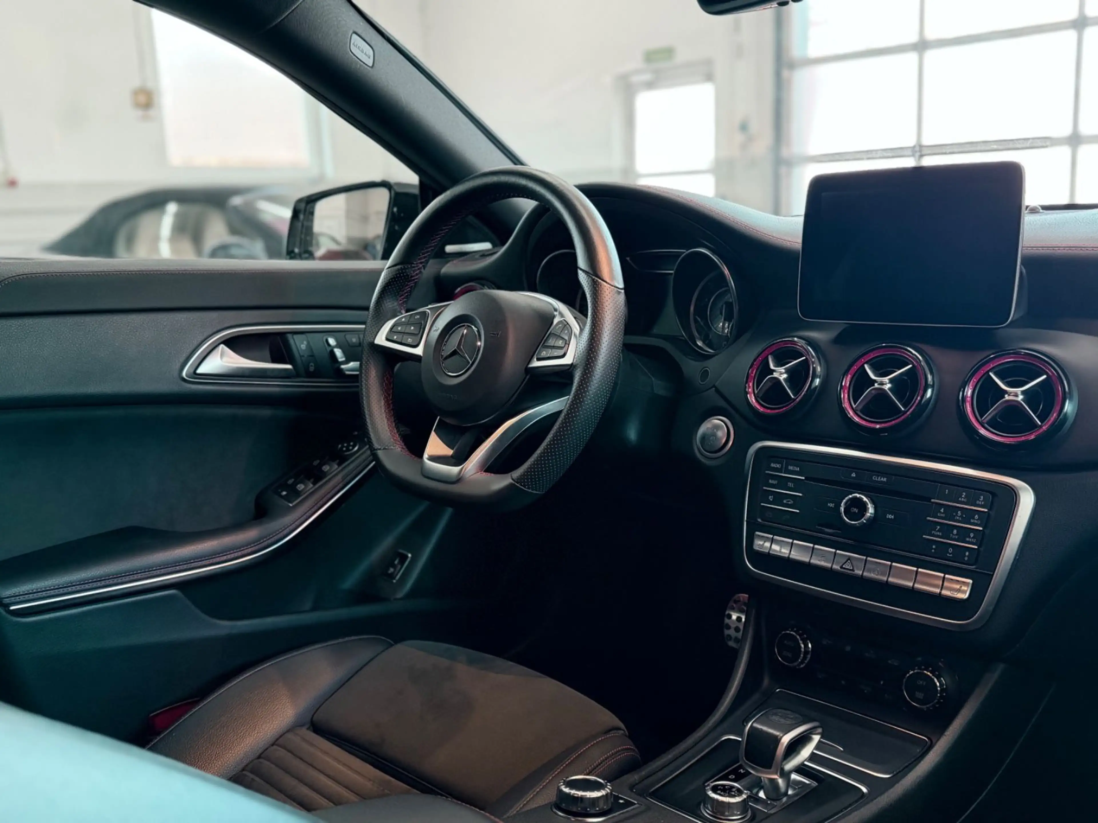 Mercedes-Benz CLA 45 AMG Mercedes-AMG CLA 45 4MATIC DCT — photo 10