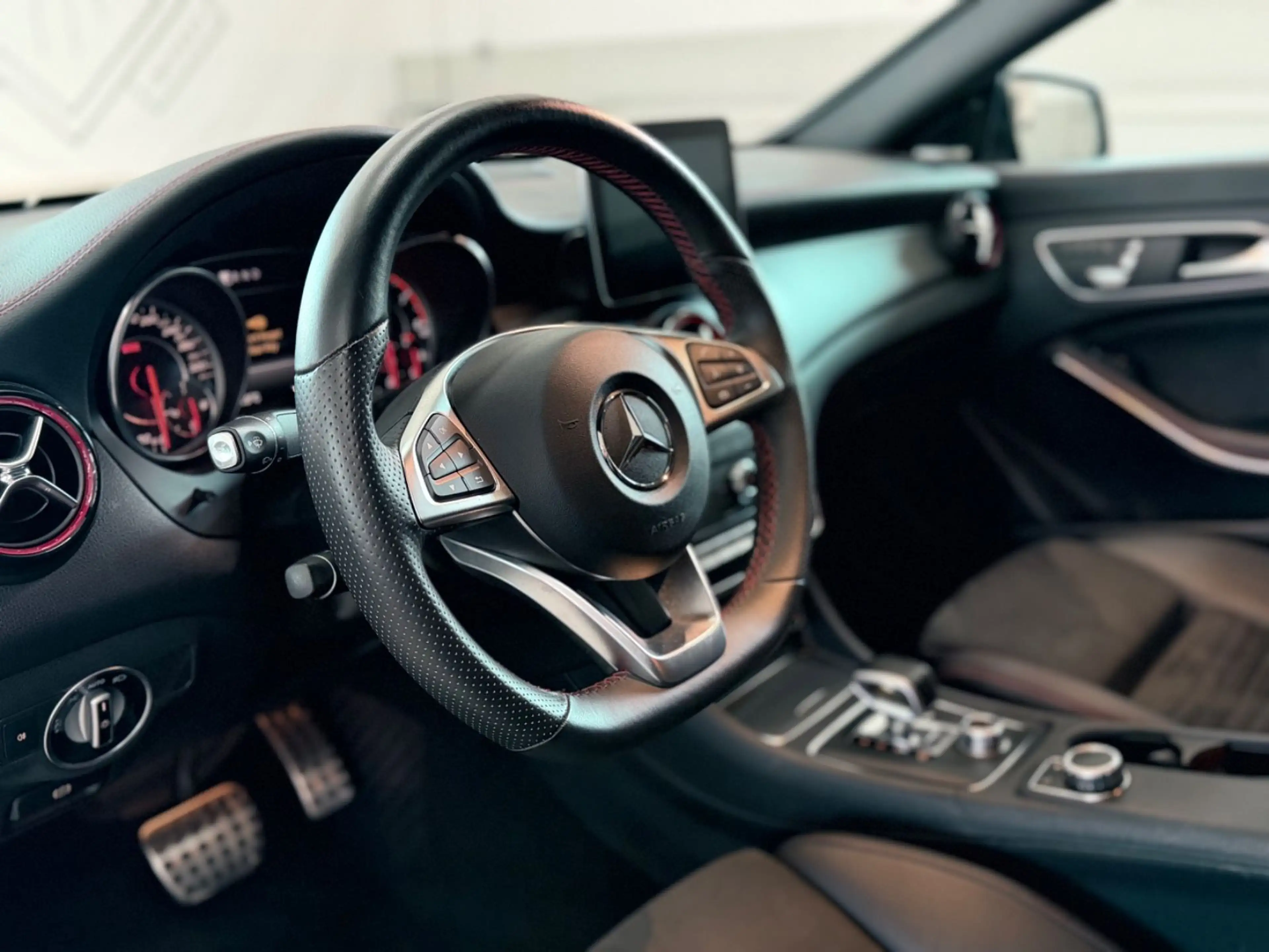 Mercedes-Benz CLA 45 AMG Mercedes-AMG CLA 45 4MATIC DCT — photo 11
