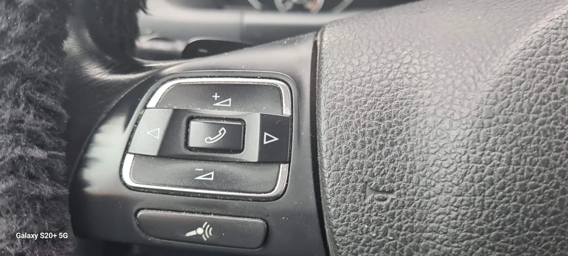 Volkswagen Touran 2.0 TDI DPF BlueMotion Technology DSG Comfortline - 2