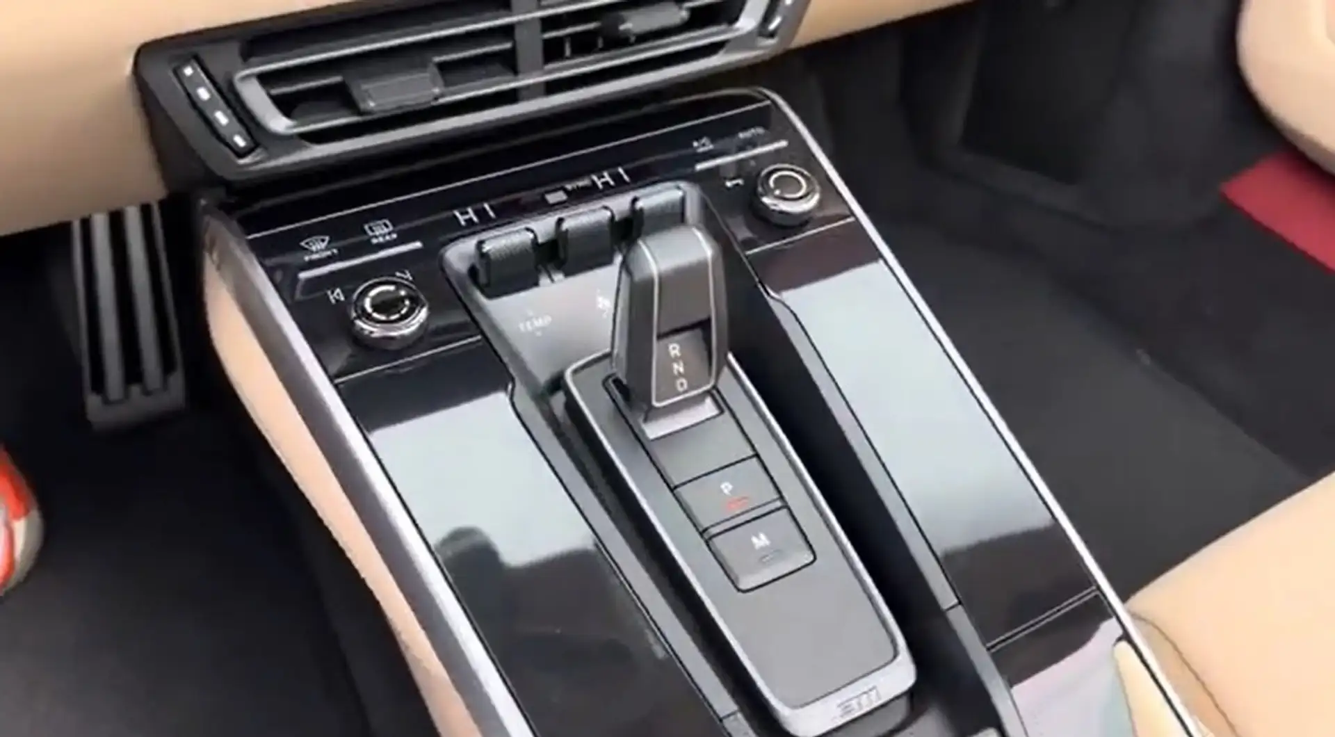 Porsche 911 Targa 4S Heritage Design Edition Červená - 2