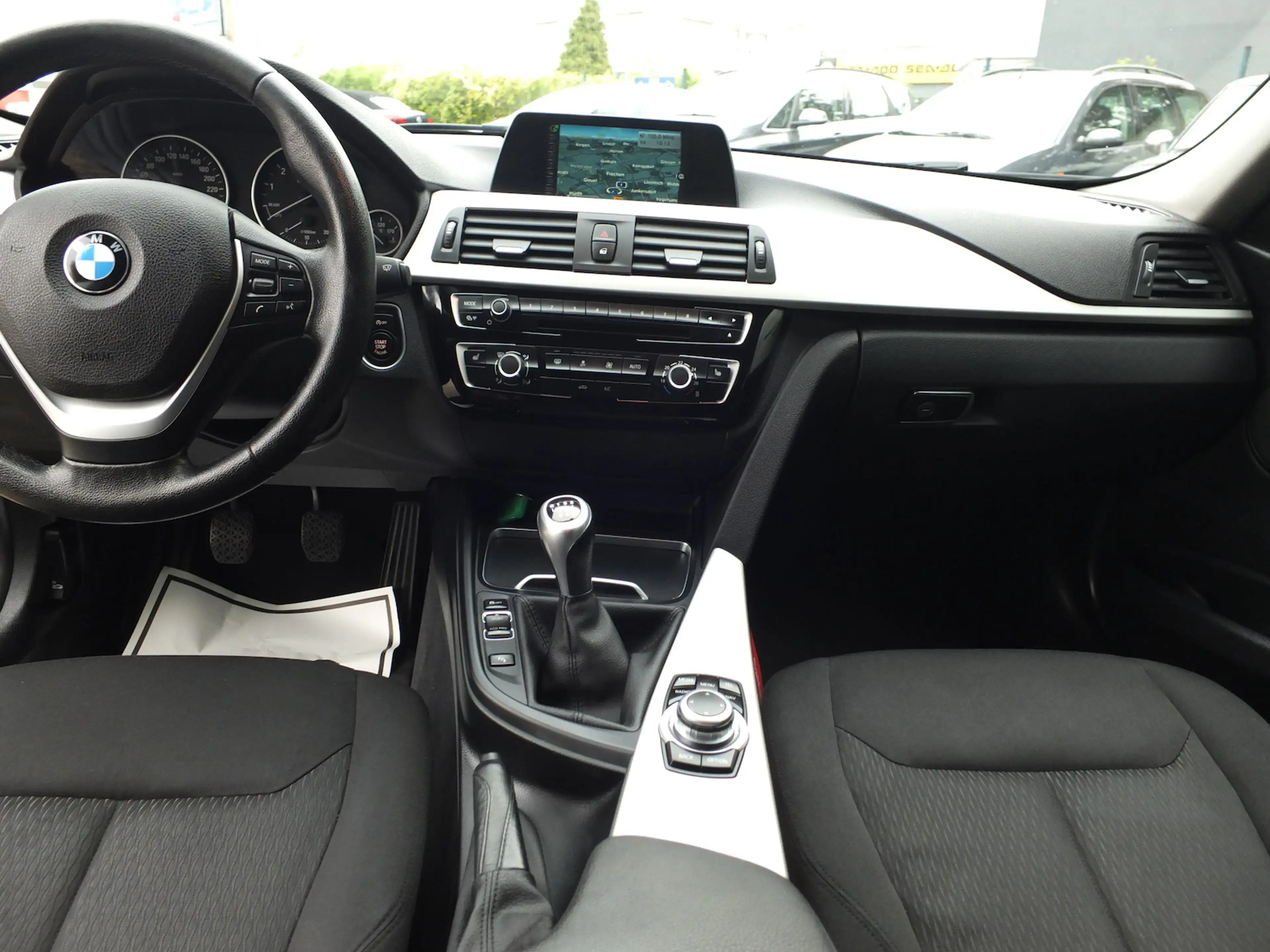 BMW 318 318i ADVANTAGE NAVI PDC KLIMAAUTOMATIK — photo 9