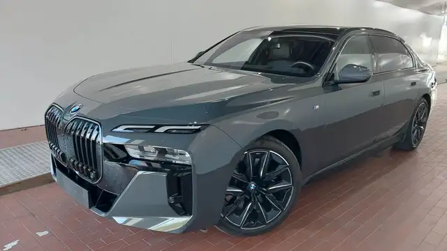 BMW i7 eDrive 50 M Sport*Automatiktüren*TV