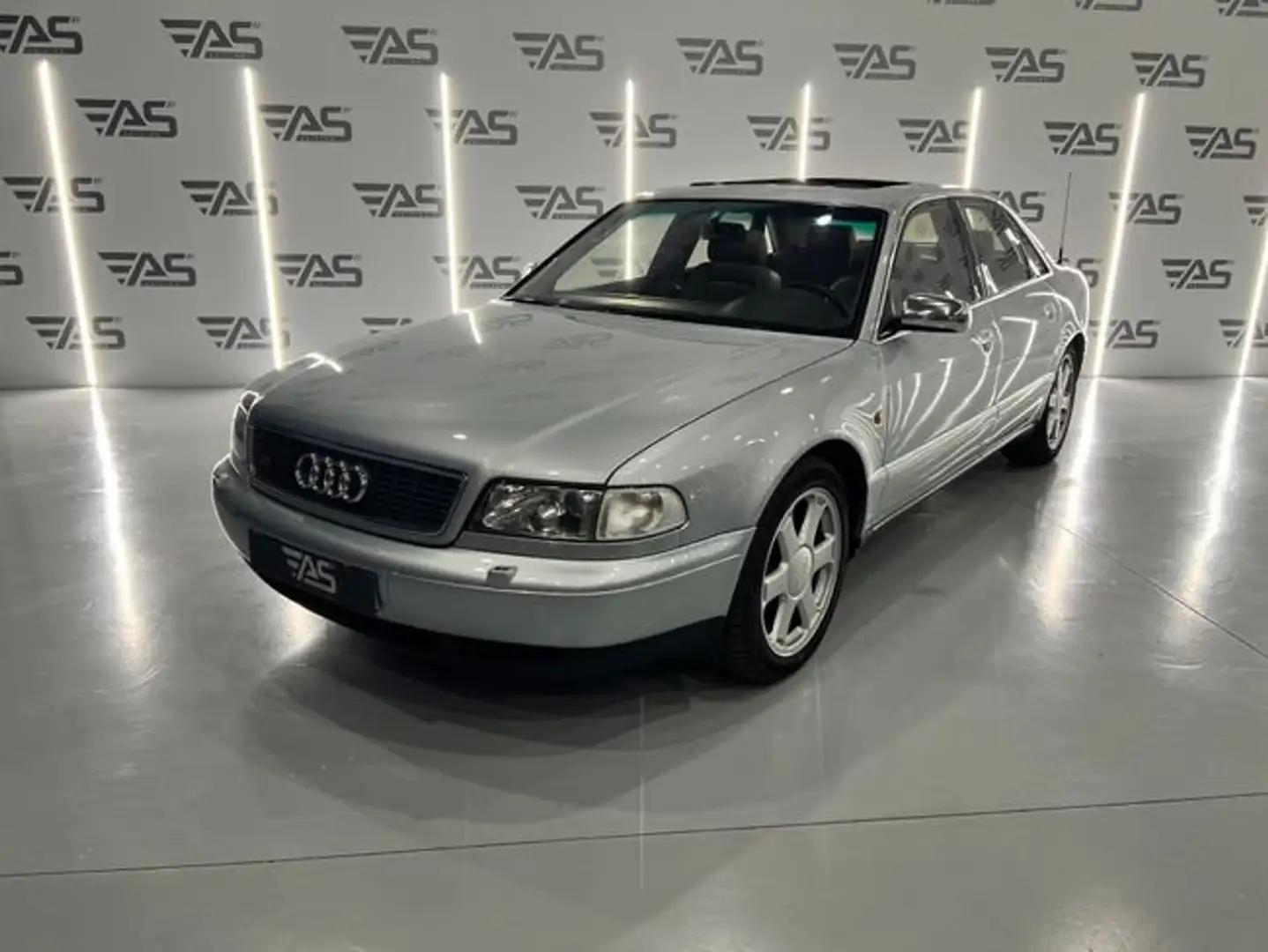 Audi S8 4.2 quattro Tiptronic Grau - 2