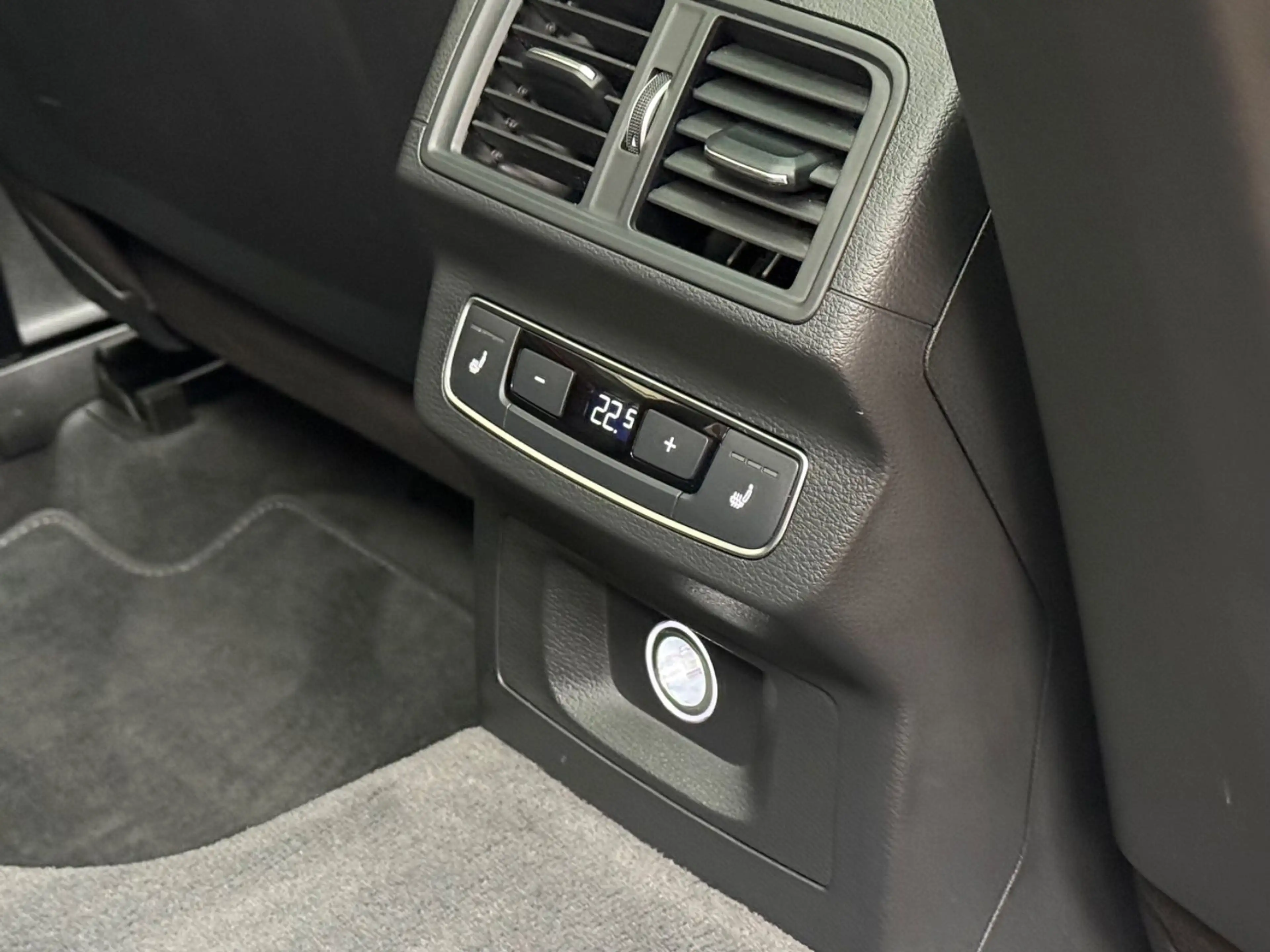 Audi SQ5 3.0 TDI S tronic quattro Matrix/B&O/360°/AHK — photo 24
