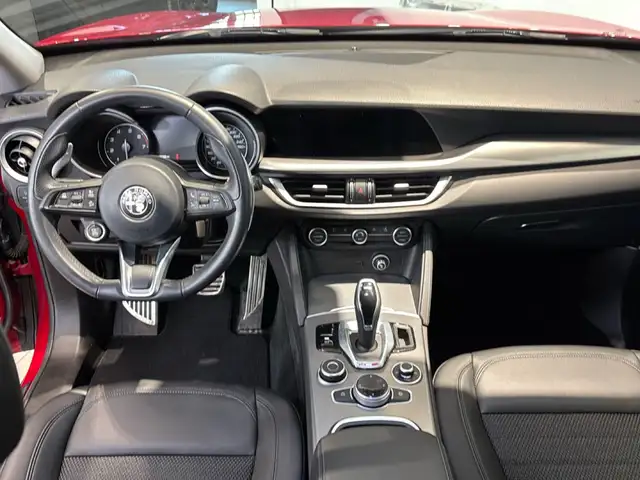 Alfa Romeo Stelvio view 10