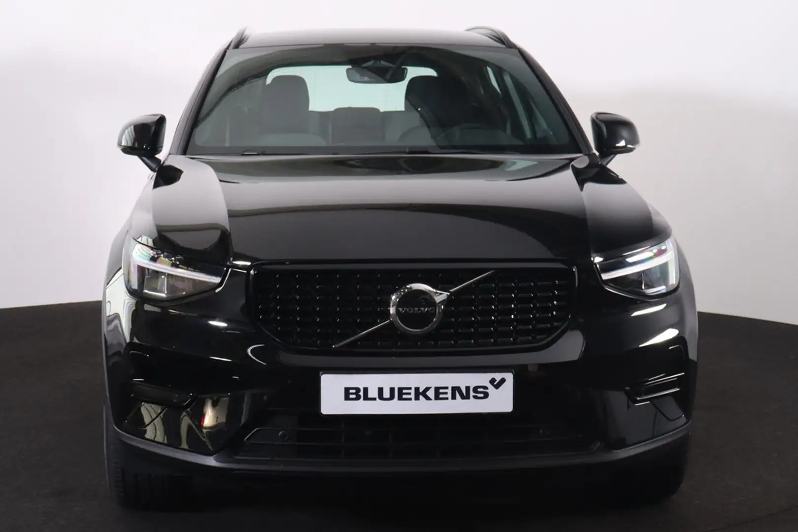 Volvo XC40 B4 Plus Dark - IntelliSafe Assist & Surround - Har Zwart - 2