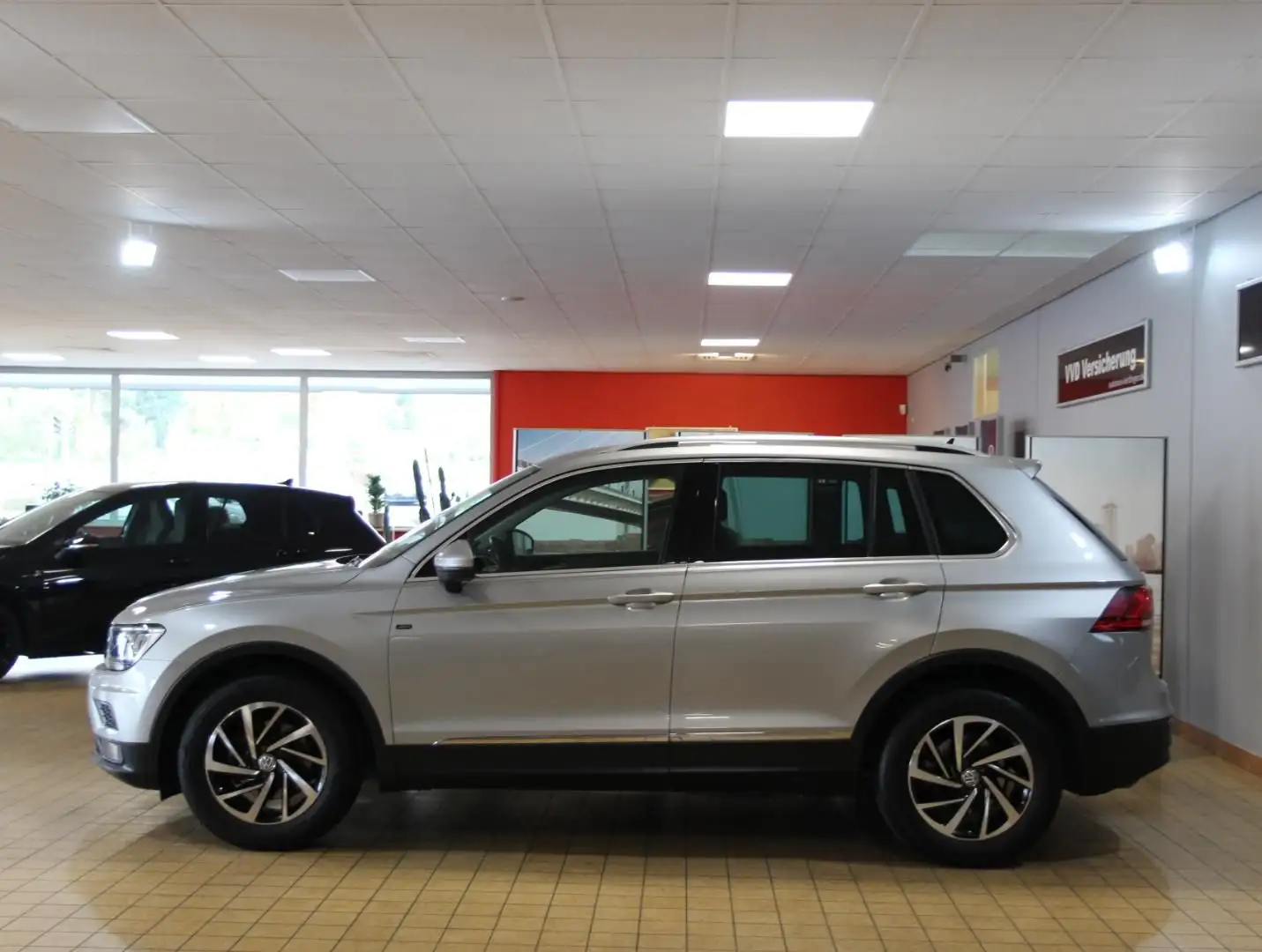 Volkswagen Tiguan JOIN 1.4 TSI,DSG,Navi,Climatr,LED,Parkhil Grau - 2