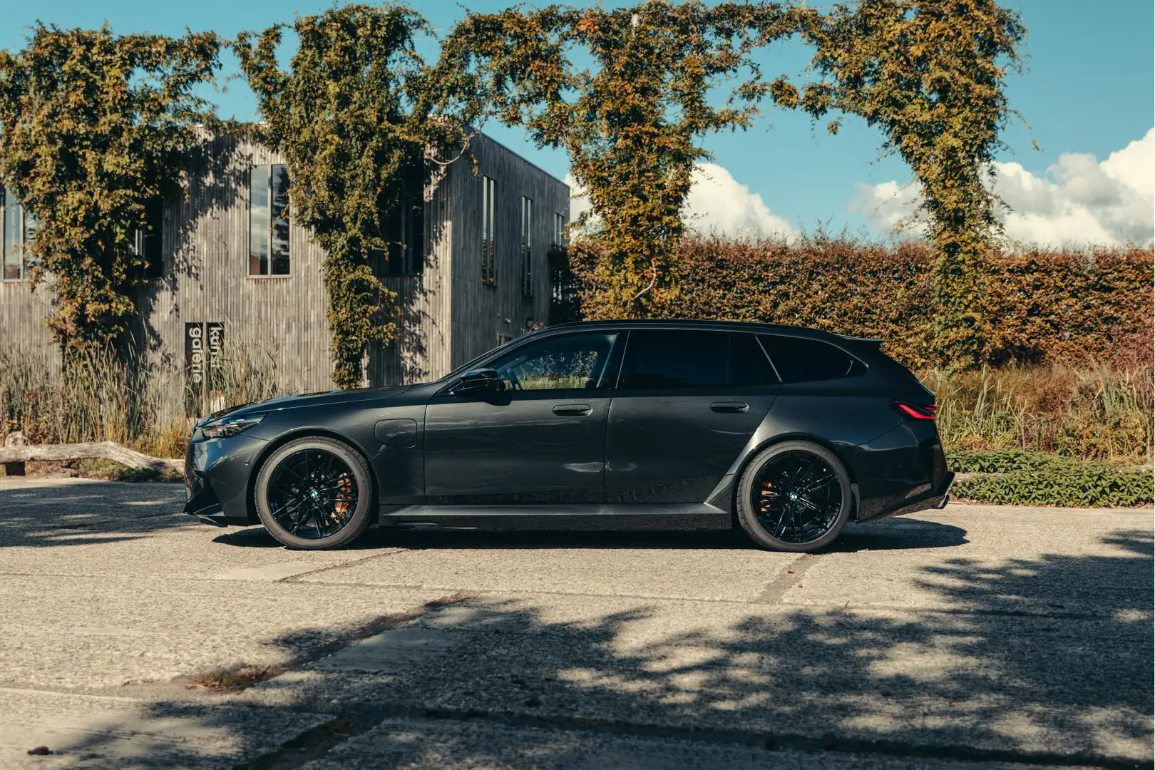 BMW M5 5 Serie Touring Automaat / M Drive Professional / Grijs - 2