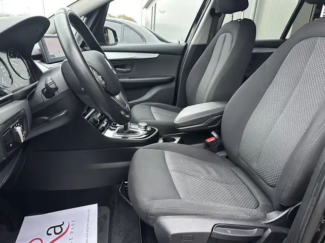 BMW 2 Series view 9