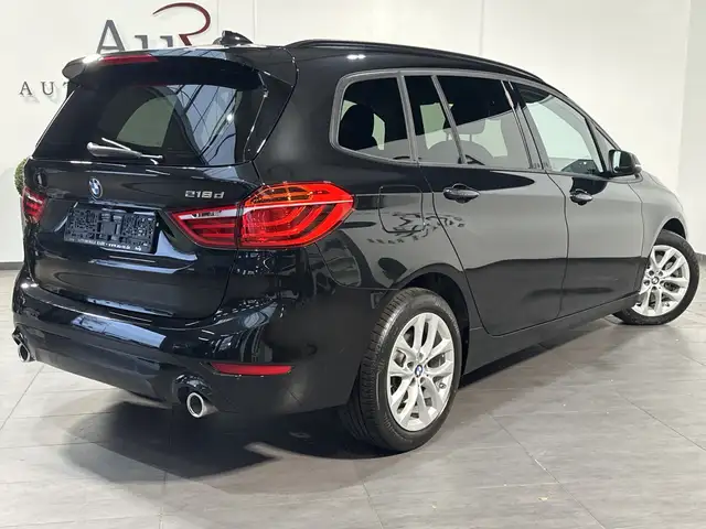 BMW 2 Series view 4