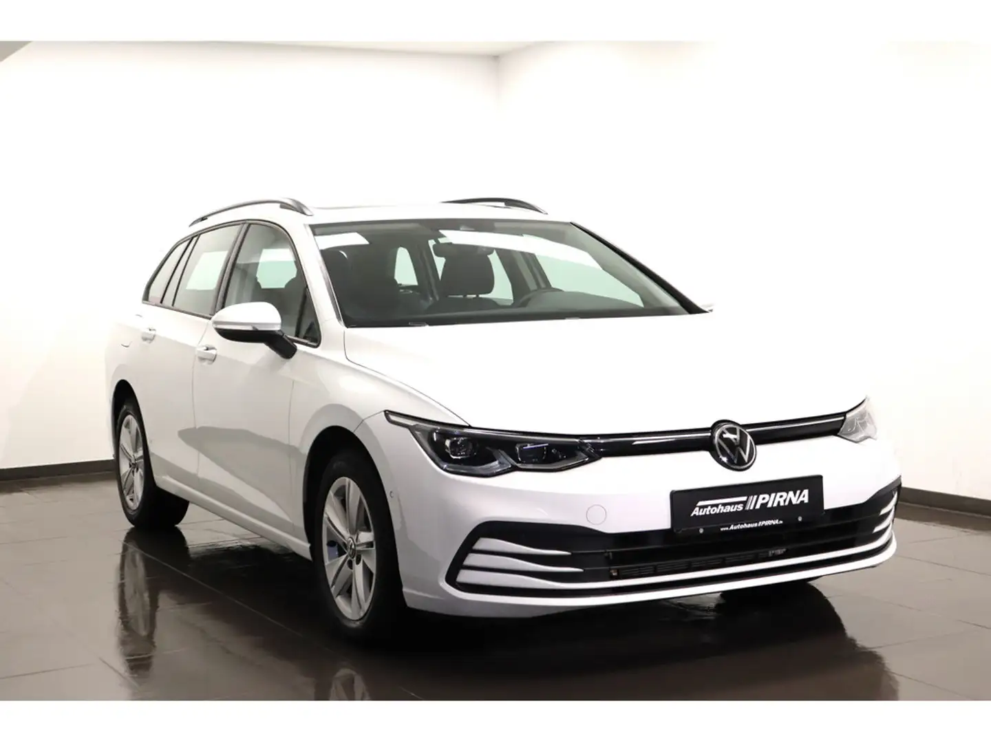 Volkswagen Golf VIII Variant 1.5 eTSI Life Standheizung Panorama Weiß - 2