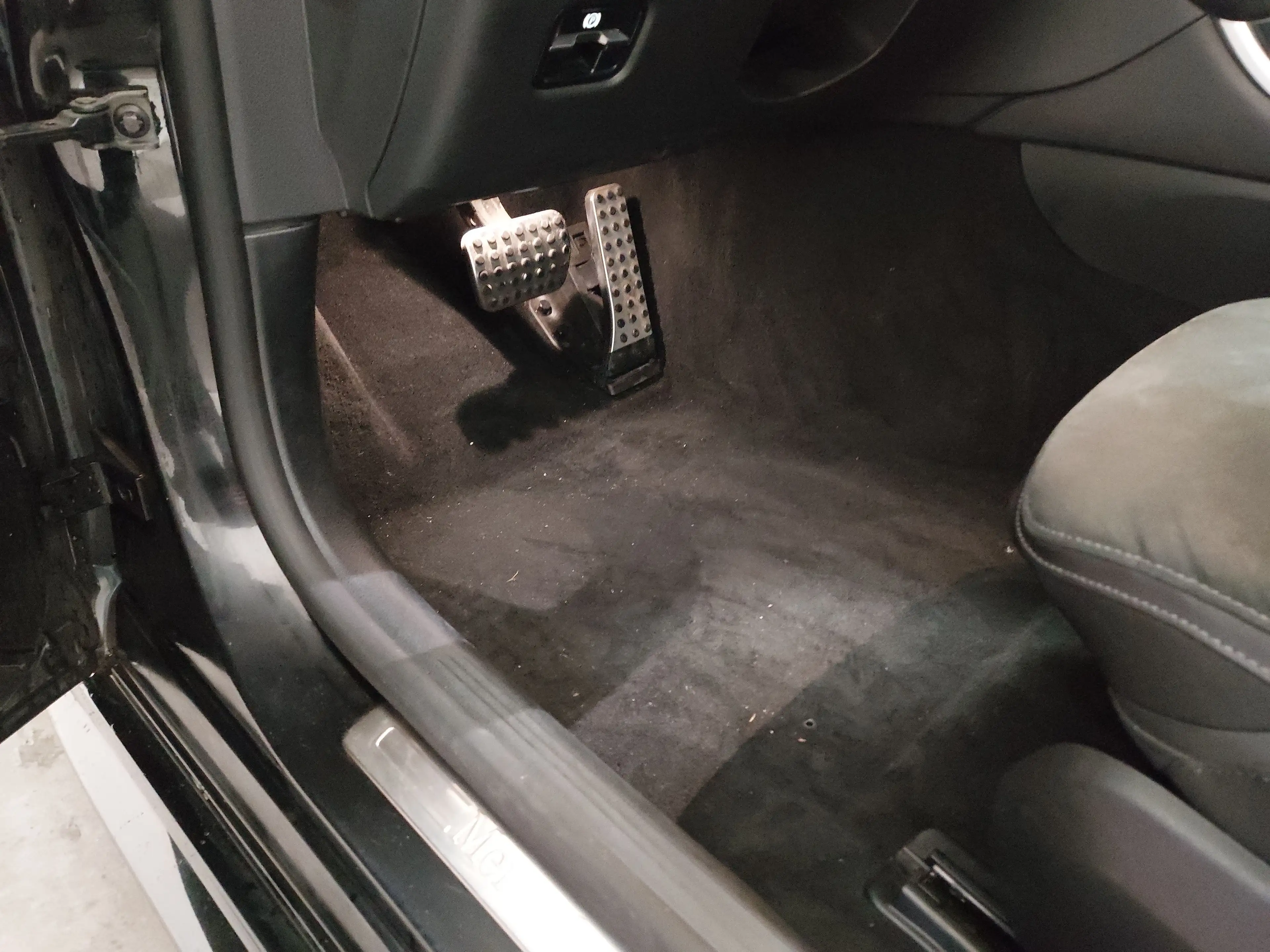 Mercedes-Benz C 220 d T AMG Line T-Leder Navi LED AHK — photo 7