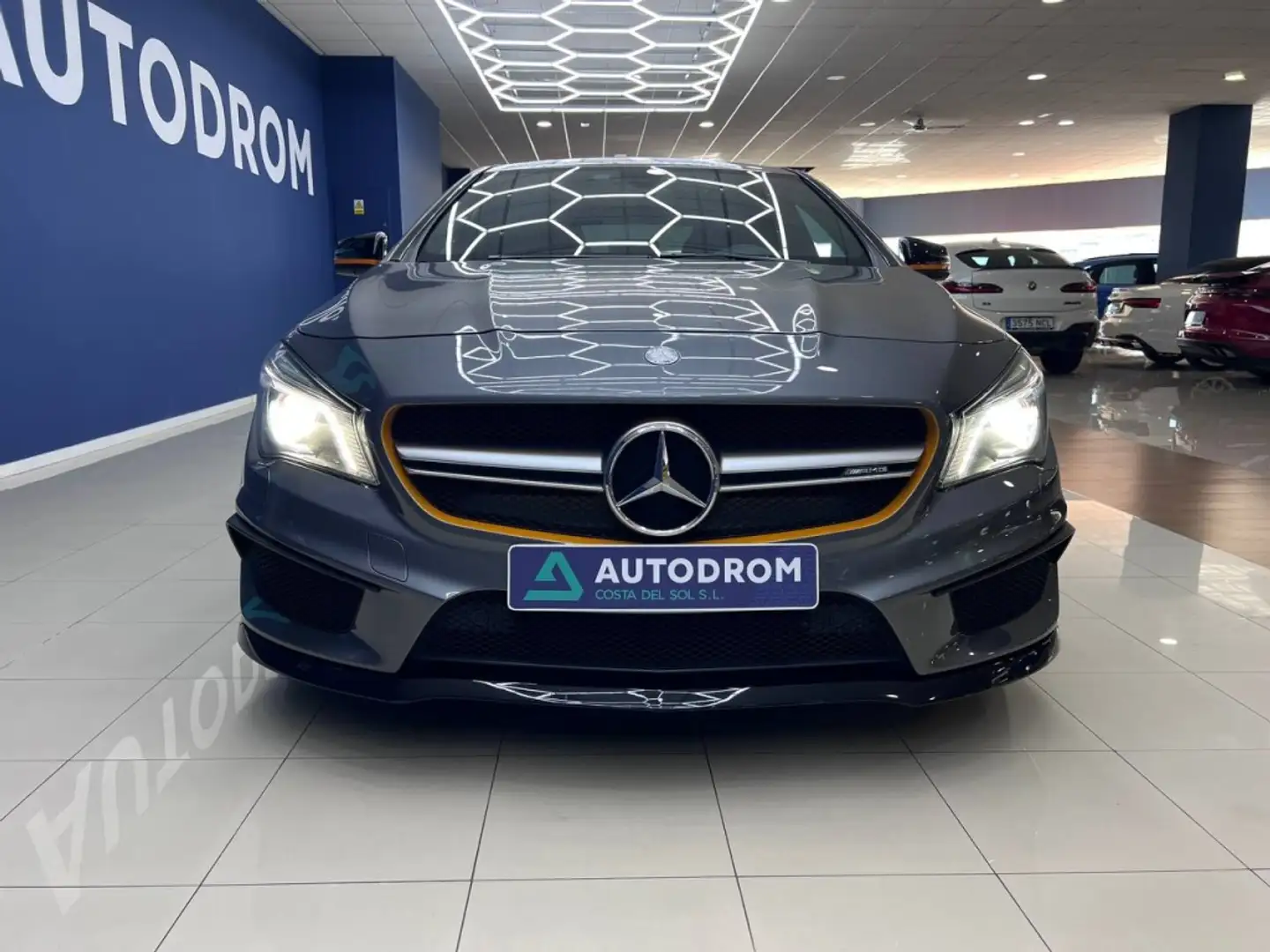 Mercedes-Benz CLA 45 AMG 4Matic 381 7G-DCT Gris - 2