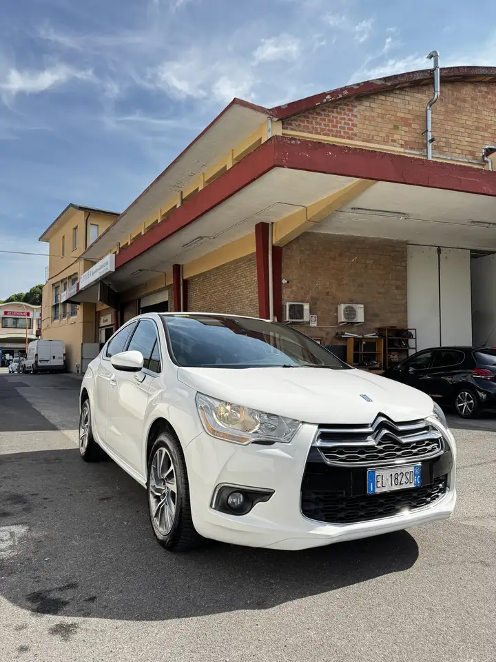 DS Automobiles DS 4