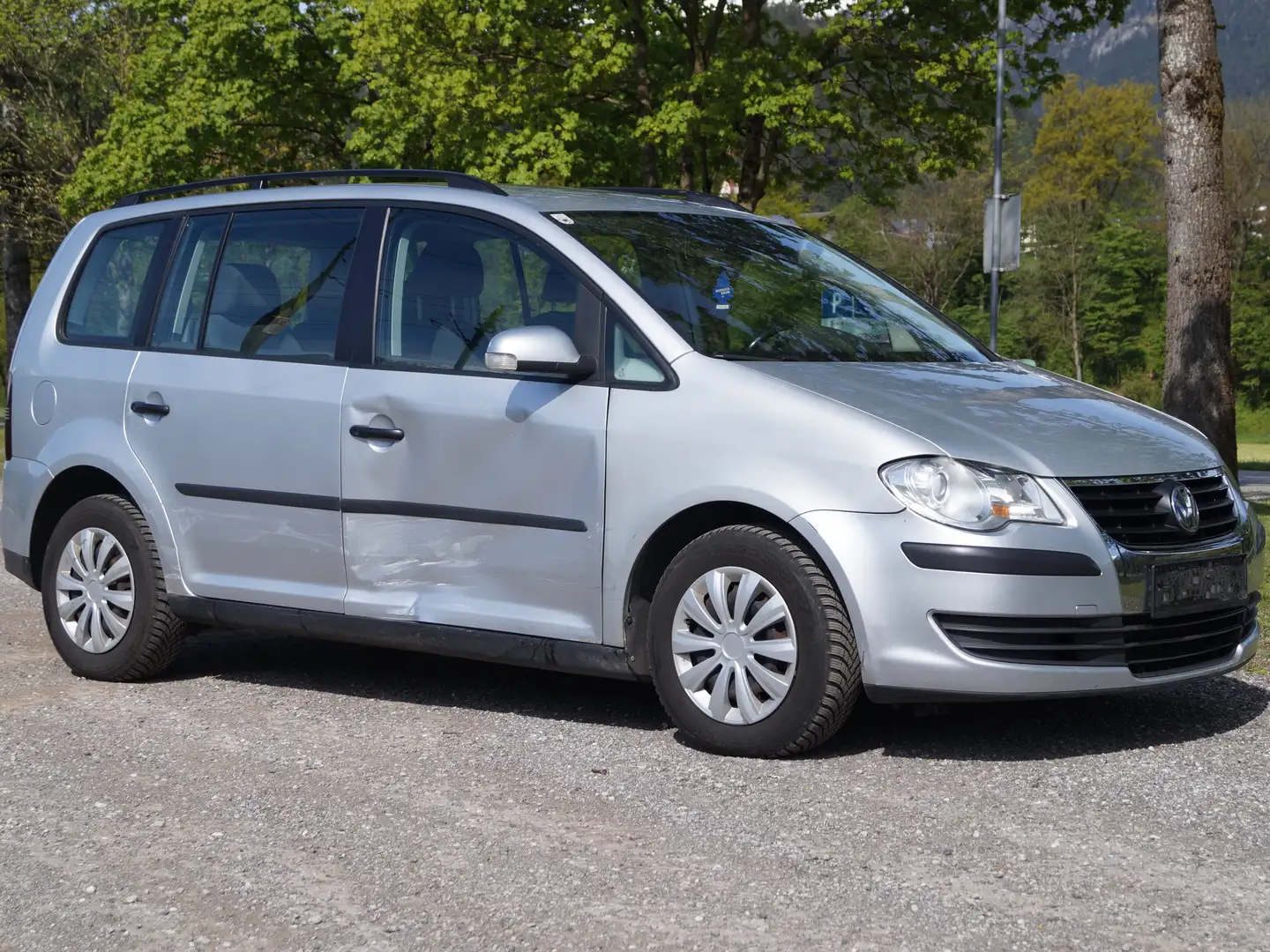 Volkswagen Touran Trendline BMT 1,9 TDI DPF / Klima / Diesel ... Gümüş rengi - 1