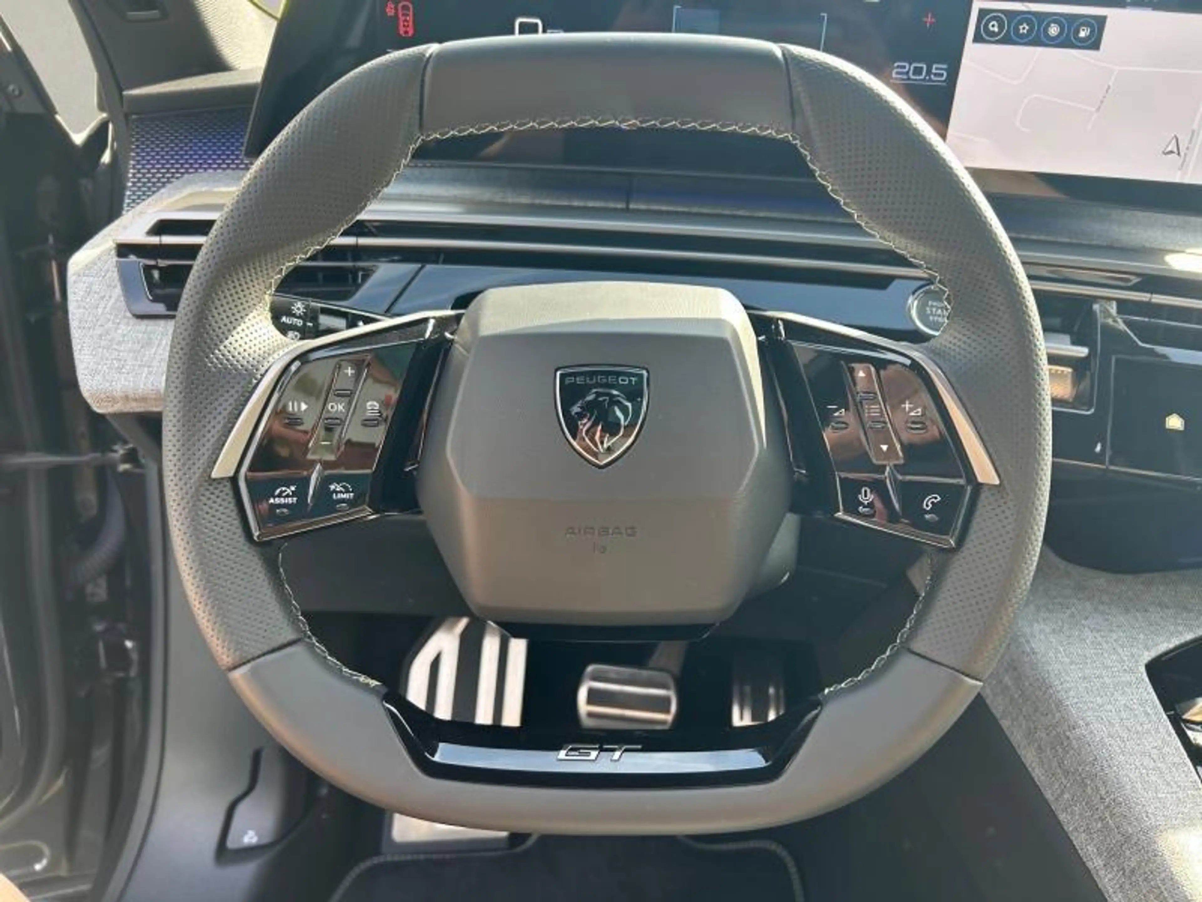 Peugeot 5008 III & e- GT — photo 10