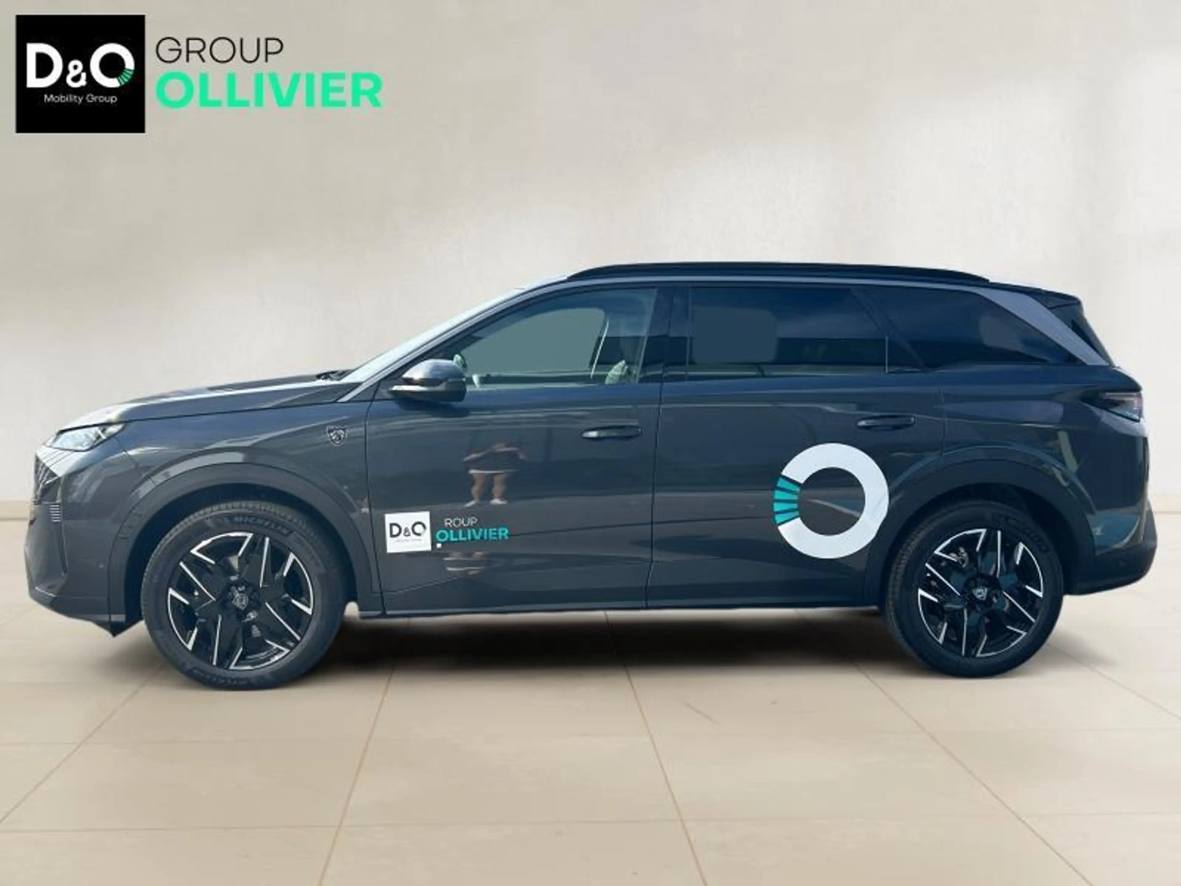 Peugeot 5008 III & e- GT — photo 8