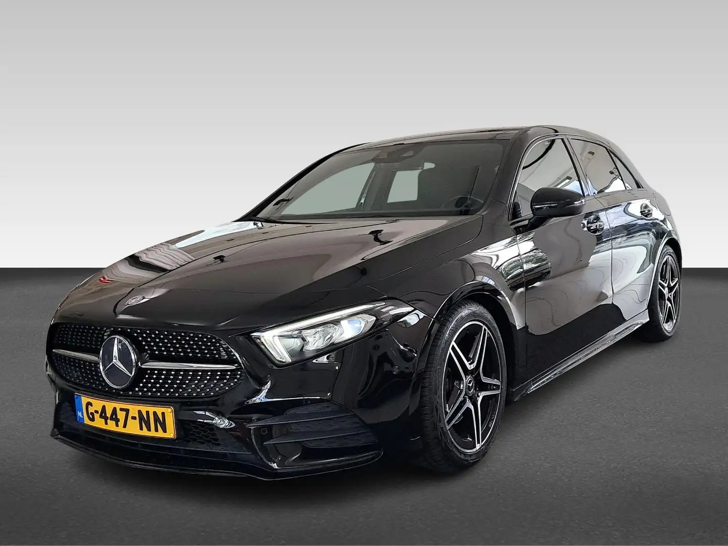 Mercedes-Benz A 200 A 163pk 7G-DCT Business Solution AMG Upgrade Zwart - 1