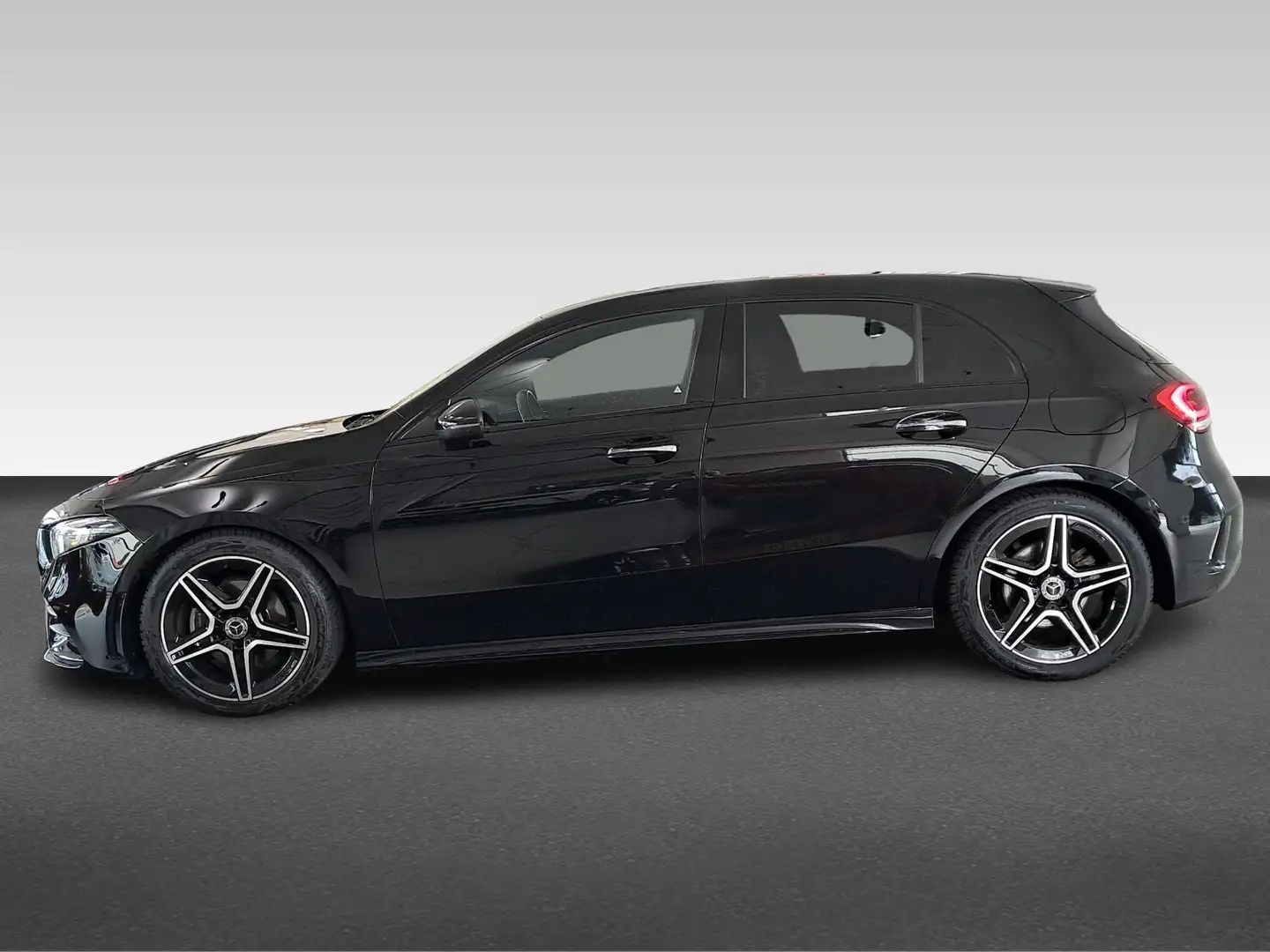 Mercedes-Benz A 200 A 163pk 7G-DCT Business Solution AMG Upgrade Zwart - 2