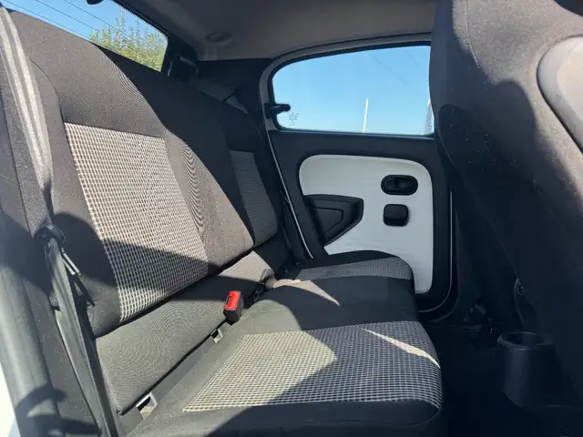 Renault Twingo view 12