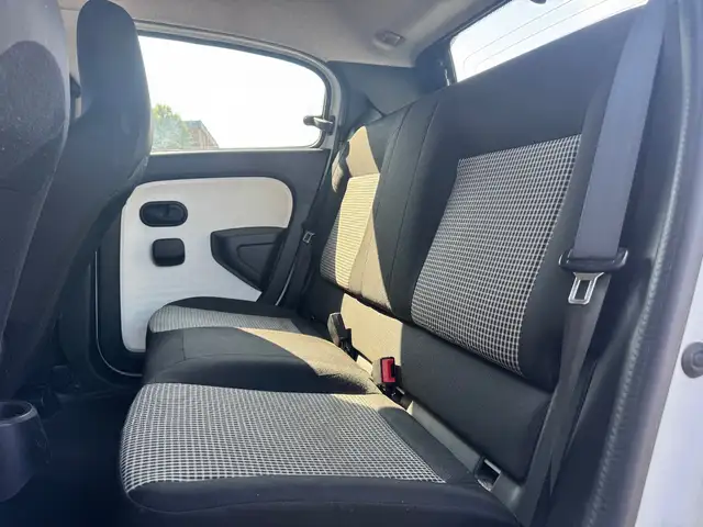 Renault Twingo view 11