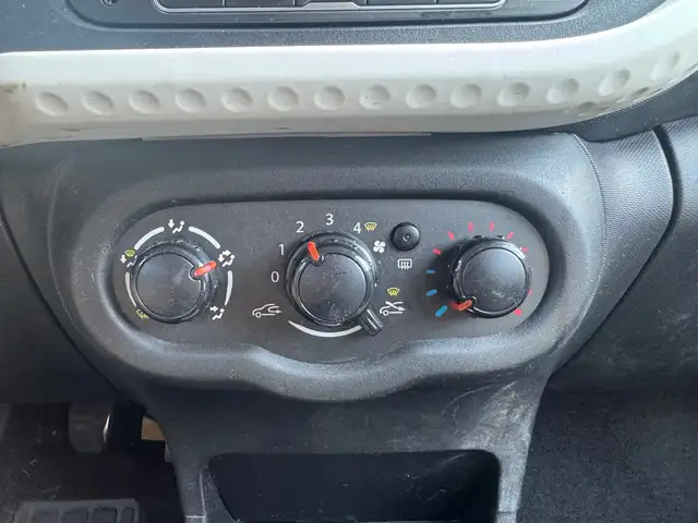 Renault Twingo view 19