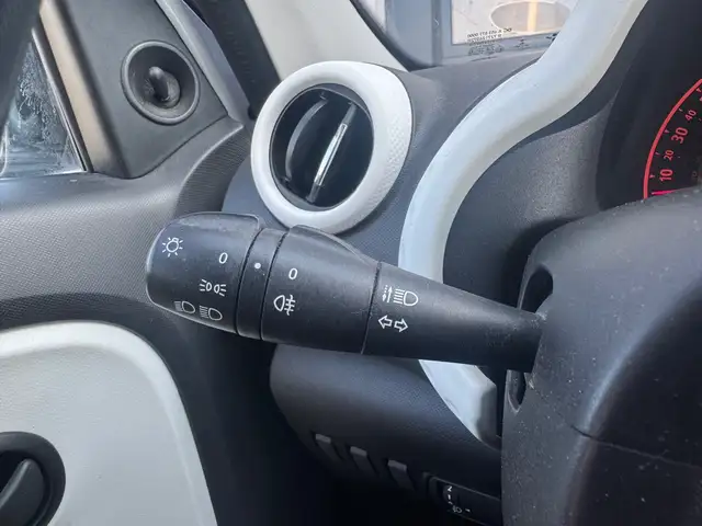 Renault Twingo view 16