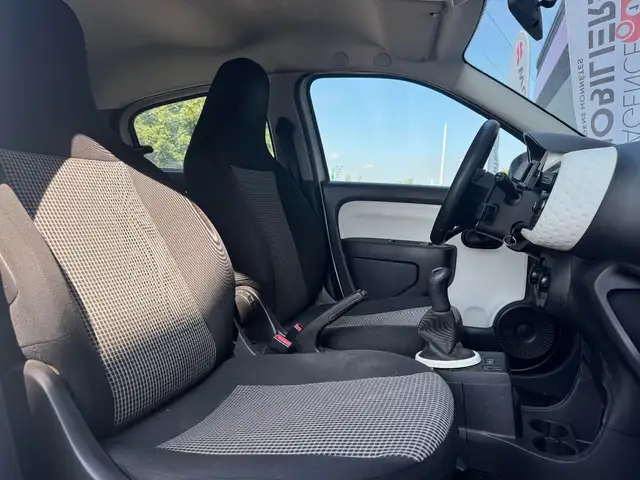 Renault Twingo view 10